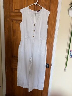Vince Camuto 100% linen White Sleeveless  One-Piece Jumpsuit